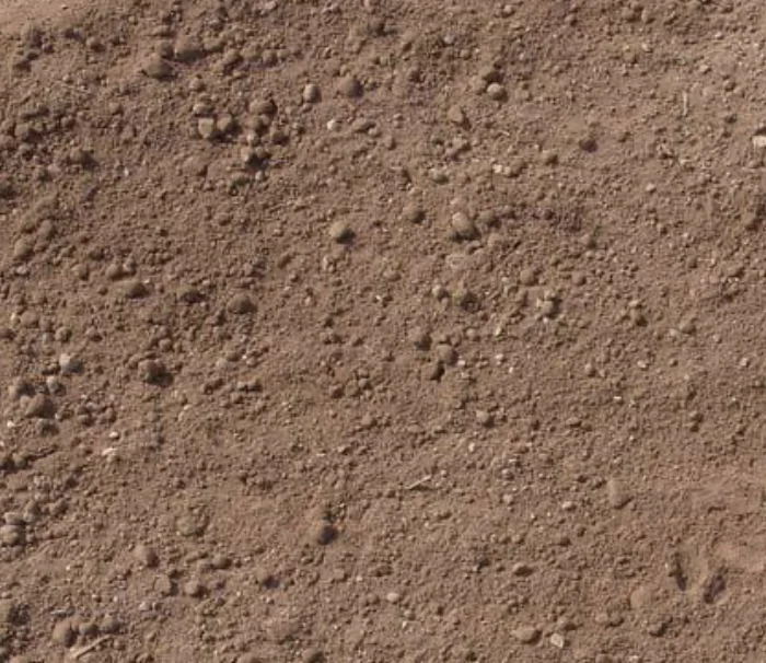Tierra vegetal fina para jardín